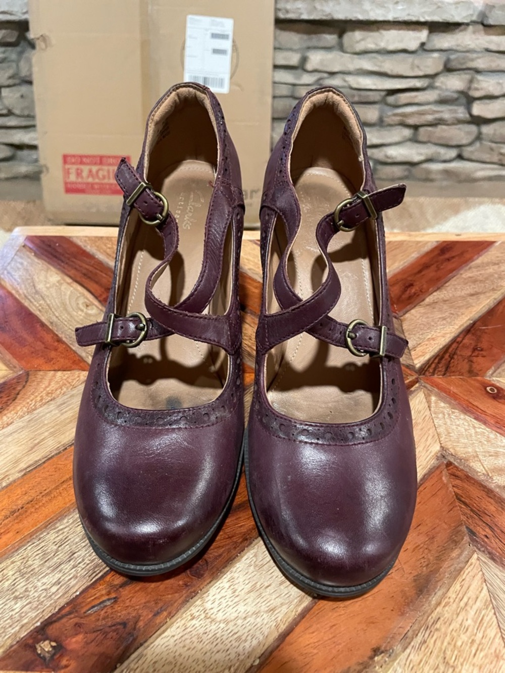 Clarks Burgundy Mary Jane Block Heels - Picture 2 of 4